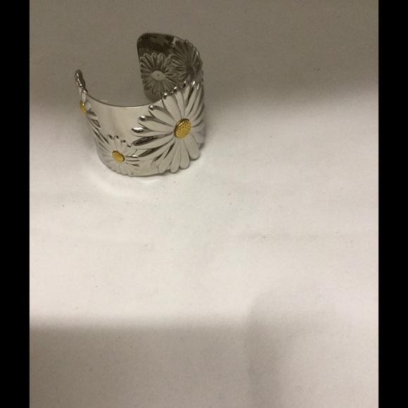 Cuff bracelet - Picture 3 of 5